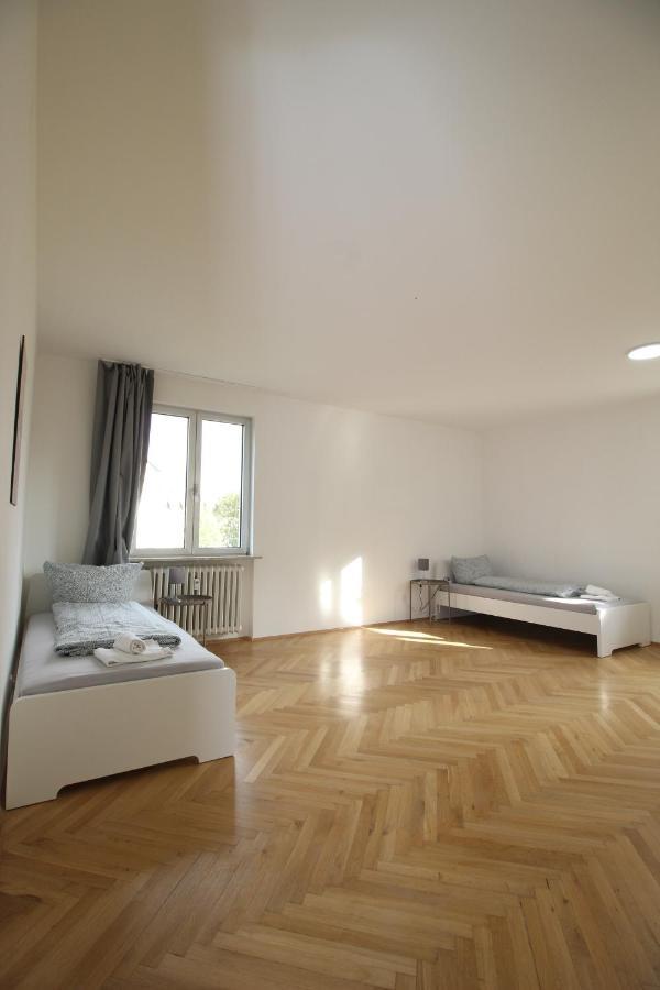 Apartmenthaus Kitzingen - Grosszuegige Wohnungen Fuer Je 6 Personen Mit Balkon 外观 照片